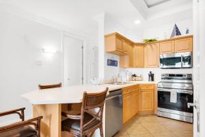 Mediterranea 505B by Newman-Dailey