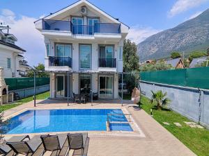 Muhteşem Konum, Özel Havuz, Çocuk Havuzlu Müstakil Modern Villa