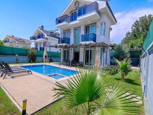 Muhteşem Konum, Özel Havuz, Çocuk Havuzlu Müstakil Modern Villa