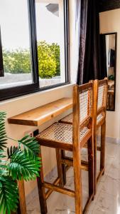 Peaceful Beach Studio 2 min Walk to beach Rooftop Sea view with AC