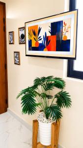 Peaceful Beach Studio 2 min Walk to beach Rooftop Sea view with AC