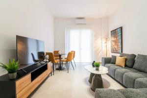 Lennys 2BR Hideaway with Private Garden