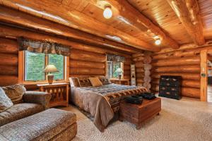 Log Retreat at Fish Creek by Simple Life Rentals