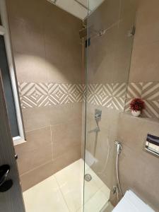 Luxury 1BHK Stay in Town Central, Noida Ext