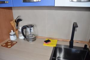 Rome Metro Steps Modern Apt 20min to Sea and Center