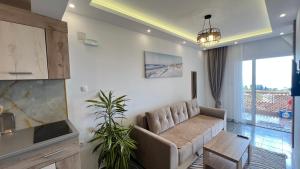Golden Sun Apartment