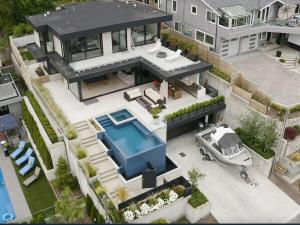 Above It- Ocean Views w Spa Pool - Luxe 3BR