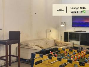 The Manor Hostel - Hostel with Private Pool