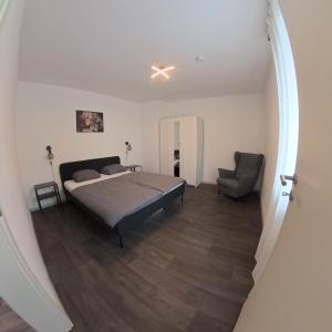 2-Zimmer Wohnung - 600 Meter zur S-Bahn - 18 Min zum München Hbf - Parkplatz & WLAN