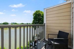 Flow - Pool - River Views - Mins to Broadway