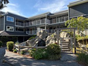Oceanside Getaway