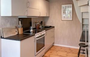 Cozy Home In Faaborg With Wifi