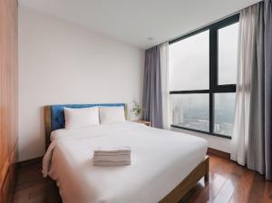 Modern Cozy 2-Bedroom Apartment Near Korean Restaurants in Green Bay Hanoi Area