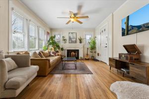 Bright & Modern Denver Home Quick Drive to Downtown