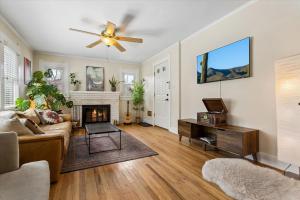 Bright & Modern Denver Home Quick Drive to Downtown