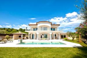 Luxury Panorama Vila with amazing Seaview in Gondolici 7 km from Rabac