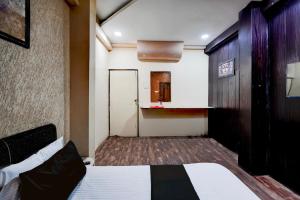 Super Collection O Lokmanya Nagar Metro Station Formerly Hotel Siddhivinayak