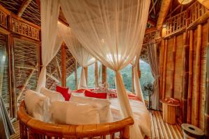 The Mundis Bali Villa - Bamboo Retreat with Private Pool & Mount Agung View