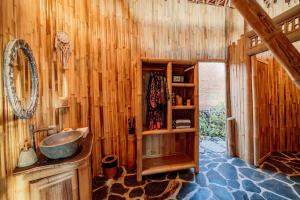 The Mundis Bali Villa - Bamboo Retreat with Private Pool & Mount Agung View