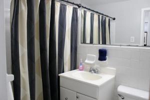 Skyline City Views 1-Bedroom 2beds Apartment-1803