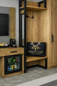 Raya Boutique