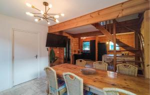 5 Bedroom Cozy Home In Kropswolde