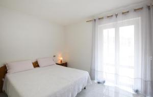 Cozy Apartment In Varese Ligure With Wifi