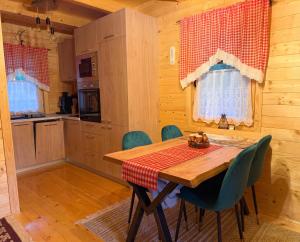 Smolovic chalet Family Mountain Escape