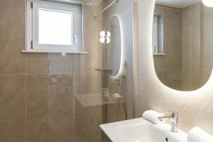DKV Collection Rhome- Pigneto - 4 stops Colosseum