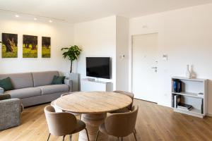 DKV Collection Rhome- Pigneto - 4 stops Colosseum