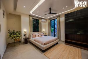 StayVistas Tarikas Goldshore - Varca - 3BHK Pet-Friendly Villa with Shared Pool