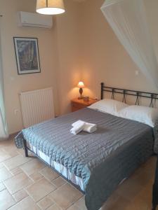 Marathon Beachside Villa 100m from the beach