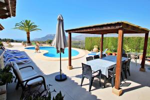 Finca Fantaxat - holiday home with private pool and panoramic views in Benissa