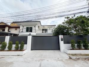 French style Pool Villa Near Terminal 21 KTV BBQ