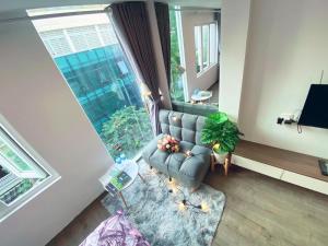 May - SKY VIEW TG02