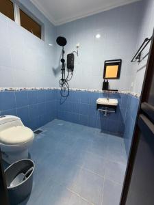 Triple A guest room