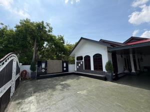 Triple A guest room