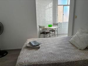 Santa Pola well located apartment with balcony