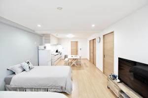 Room 501 Japanese Tatami 3LDK 75sqm Near Namba Family Friendly Stay
