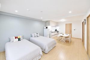 Room 501 Japanese Tatami 3LDK 75sqm Near Namba Family Friendly Stay