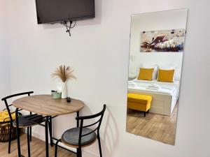 Studio apartments RAFAEL - 4 minutes to the beach