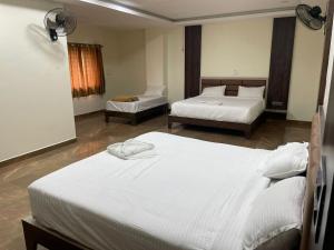 SSR PARADISE ROOMs