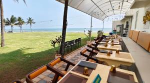 Shelter Beach Resort