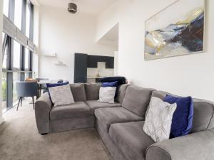 Apartment 20, River View