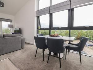 Apartment 20, River View