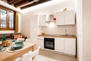 Brand New Central Super Comfy Ground Floor