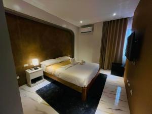 Achilles Hotel