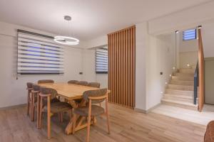 DEFNE - Stunning New Luxury Villa for 8 in Central Fethiye