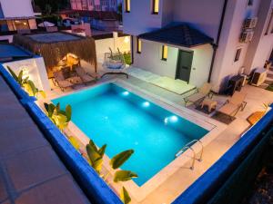 DEFNE - Stunning New Luxury Villa for 8 in Central Fethiye