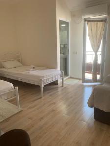 LouNik stay hotel and rooms